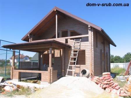 Log buildings under construction_101