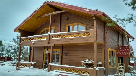 Log buildings under construction_117