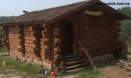 Log buildings under construction_15