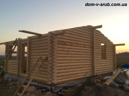 Log buildings under construction_23