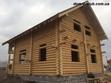 Log buildings under construction_28