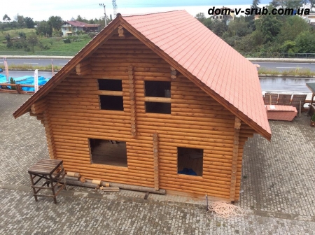 Log buildings under construction_48