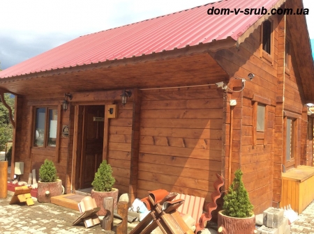 Log buildings under construction_54