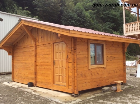 Log buildings under construction_59