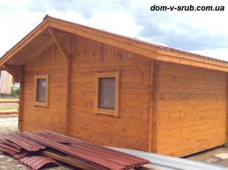 Log buildings under construction_60