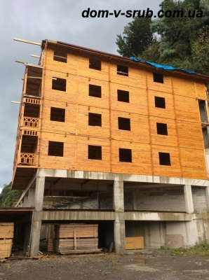 Log buildings under construction_61
