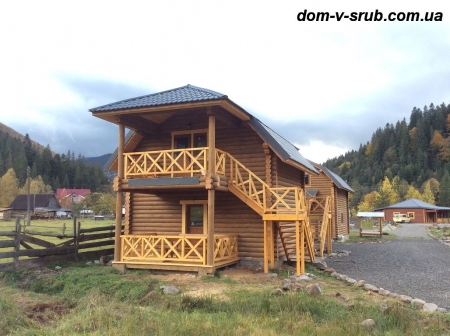 Log buildings under construction_85