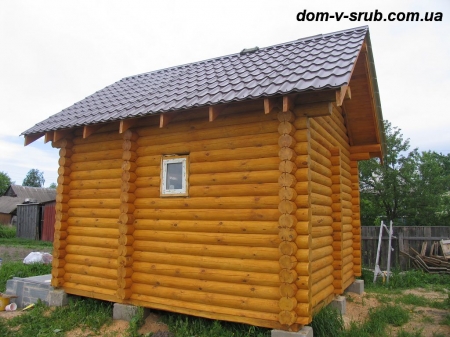 Log buildings under construction_96