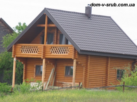 Log buildings under construction_97